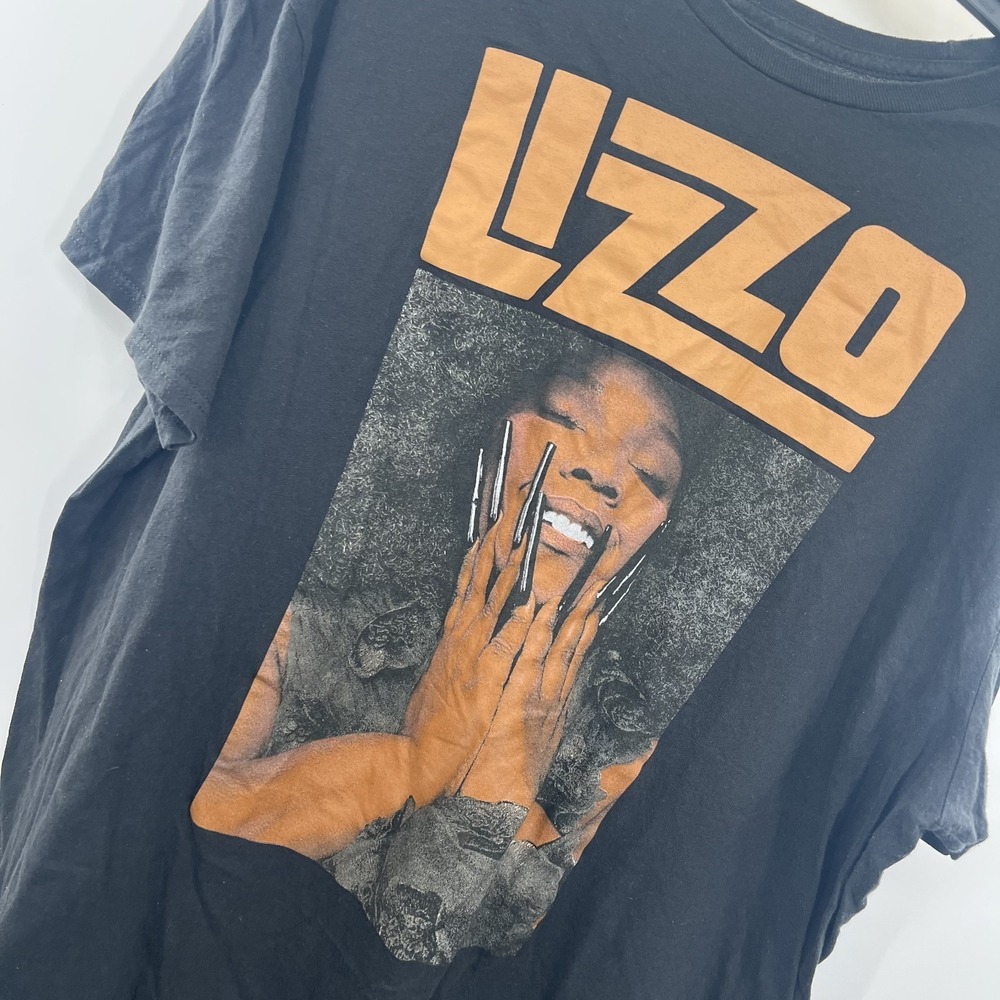 Lizzo Portrait T Shirt Mens 2XL Tour Official Merchandise Pop Graphic SS EUC